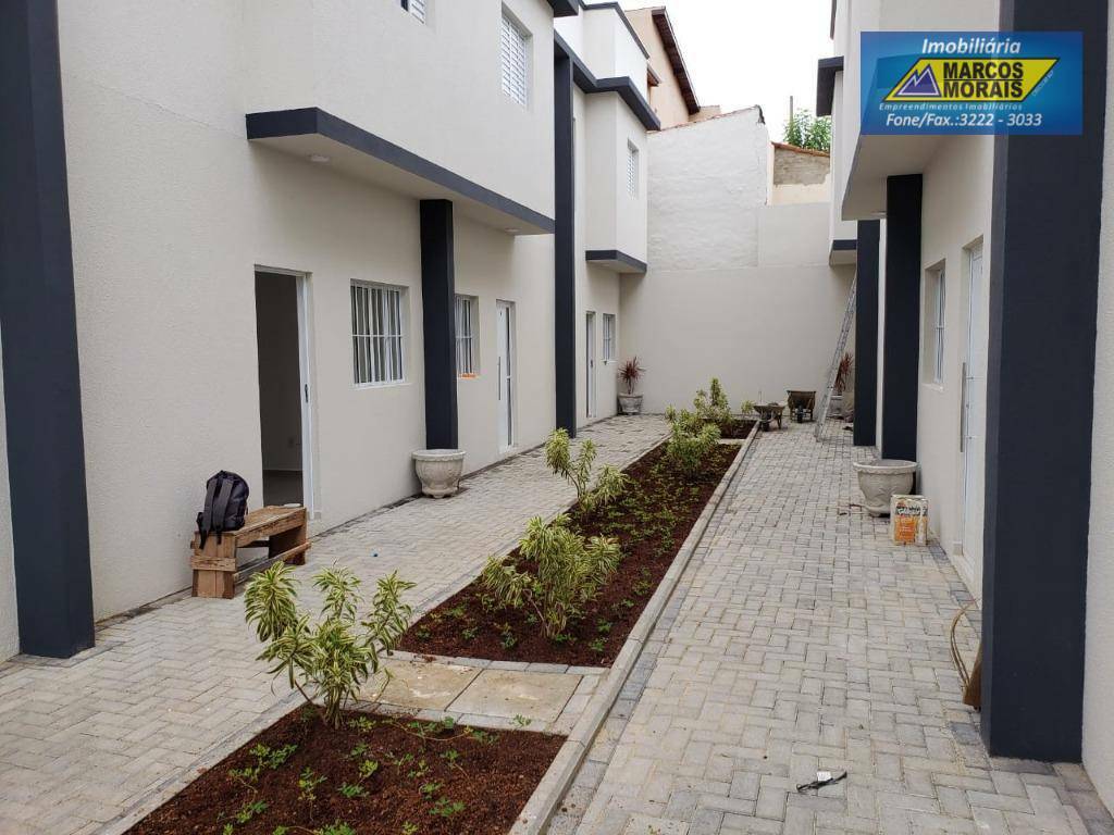 Casa de Condomínio à venda com 2 quartos, 600m² - Foto 2