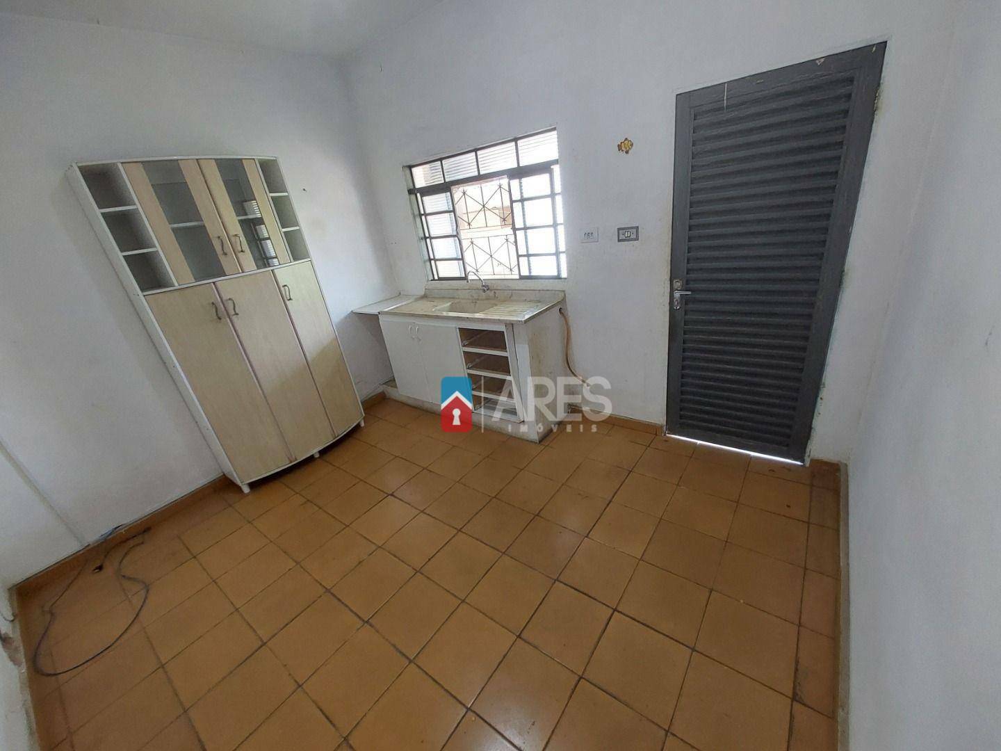 Casa à venda com 5 quartos, 143m² - Foto 9