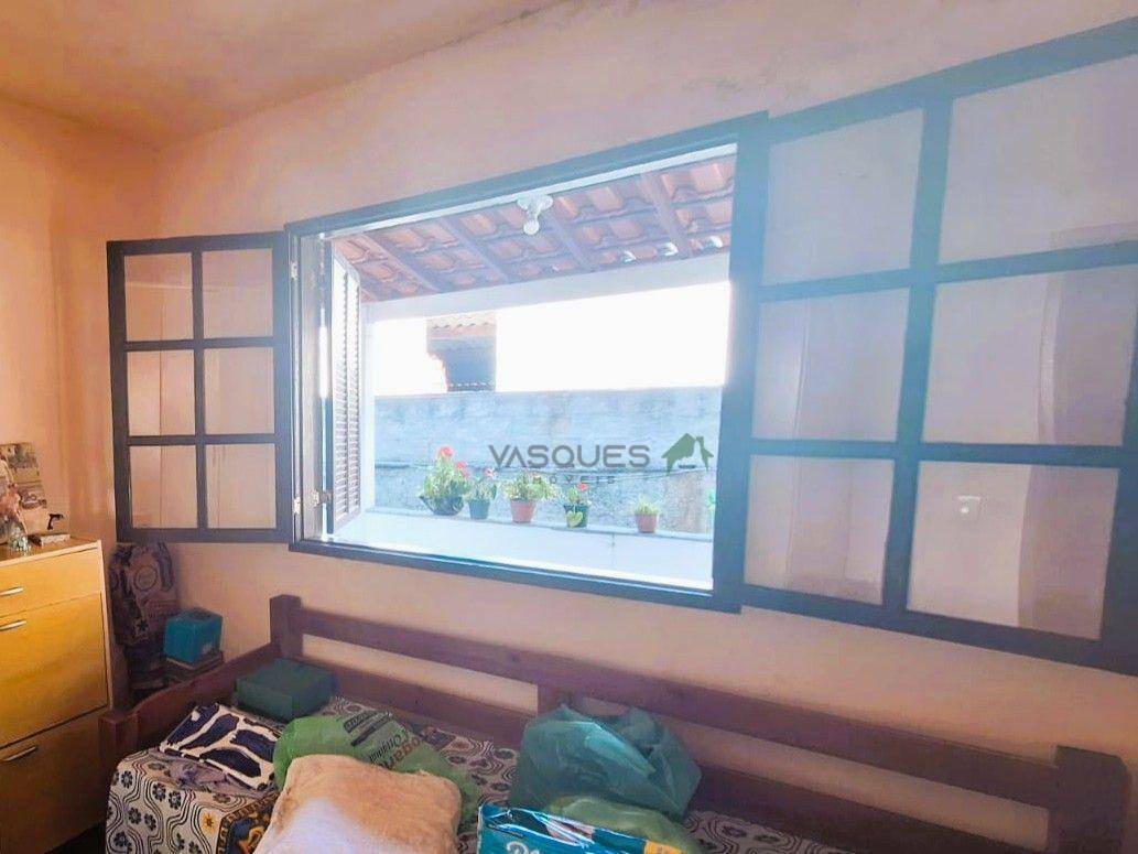 Casa à venda com 3 quartos, 80m² - Foto 14