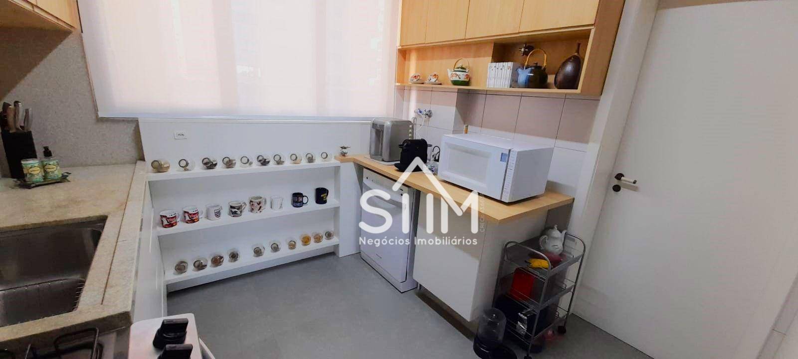 Apartamento à venda com 3 quartos, 226m² - Foto 9