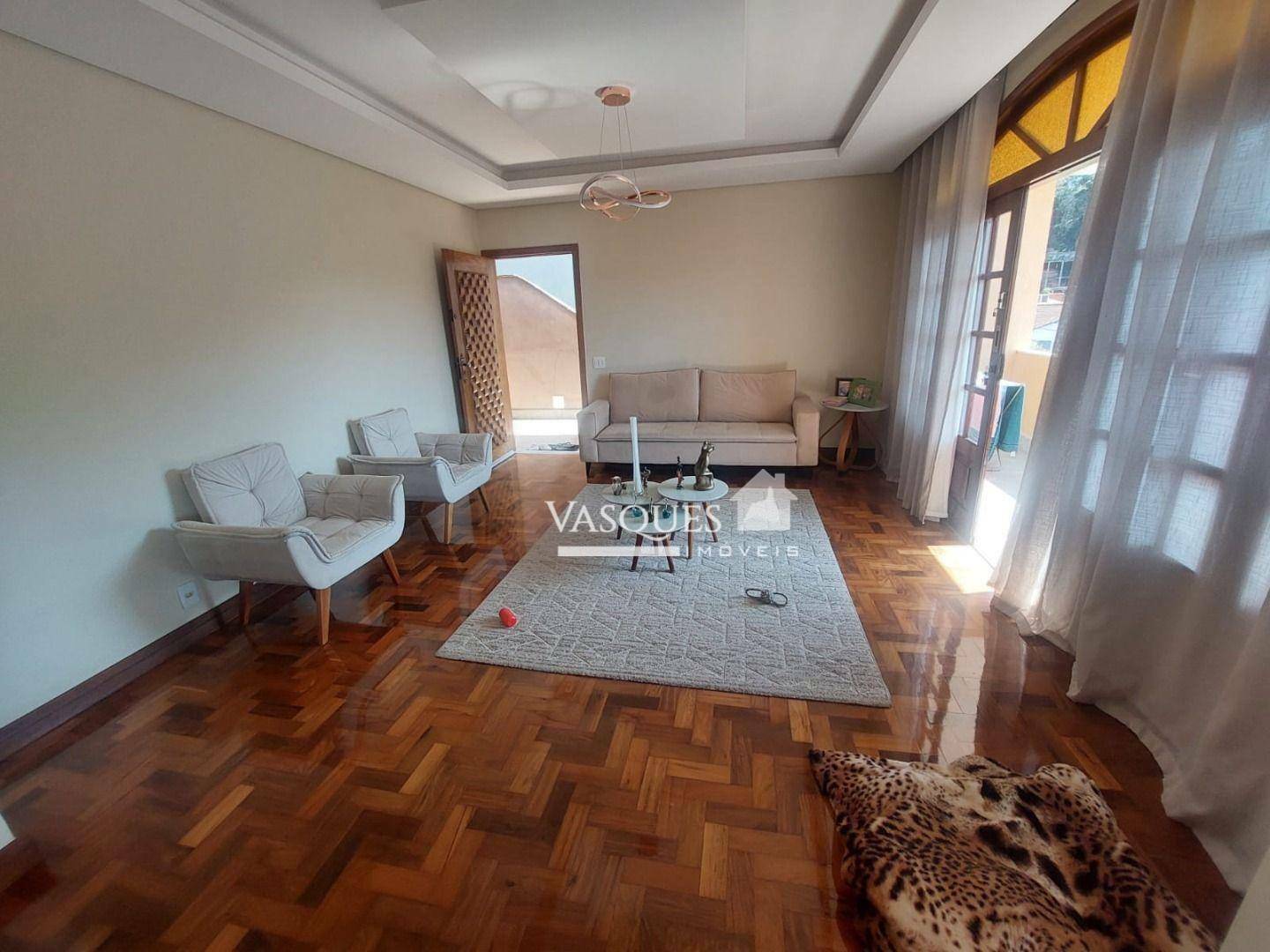 Casa à venda com 3 quartos, 234m² - Foto 4