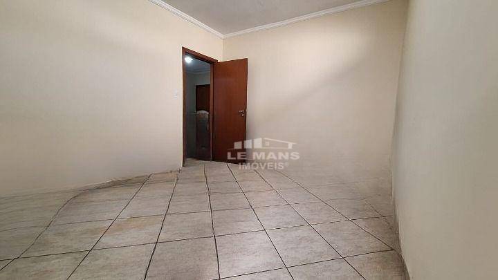 Casa à venda com 4 quartos, 150m² - Foto 4