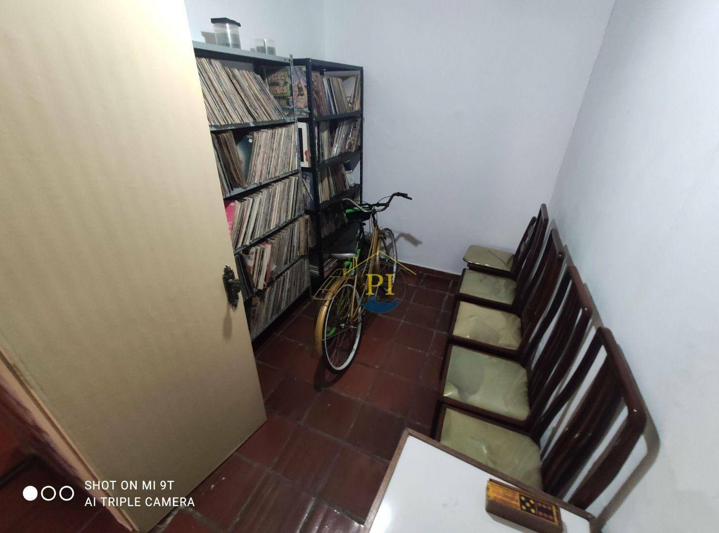 Casa à venda com 3 quartos, 130m² - Foto 1