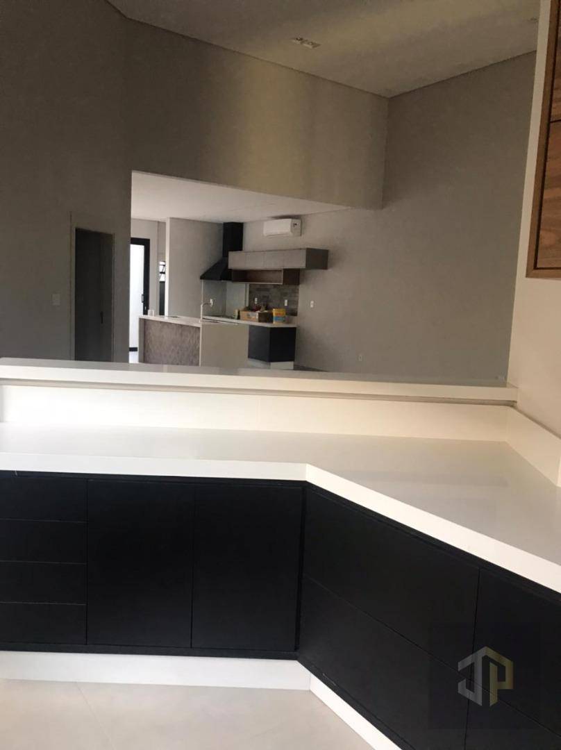 Casa à venda com 3 quartos, 228m² - Foto 12