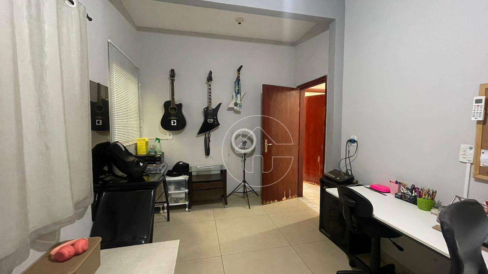 Casa para alugar com 4 quartos, 200m² - Foto 7