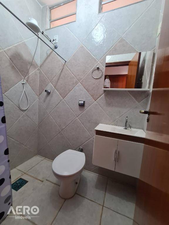 Casa à venda com 3 quartos, 160m² - Foto 10