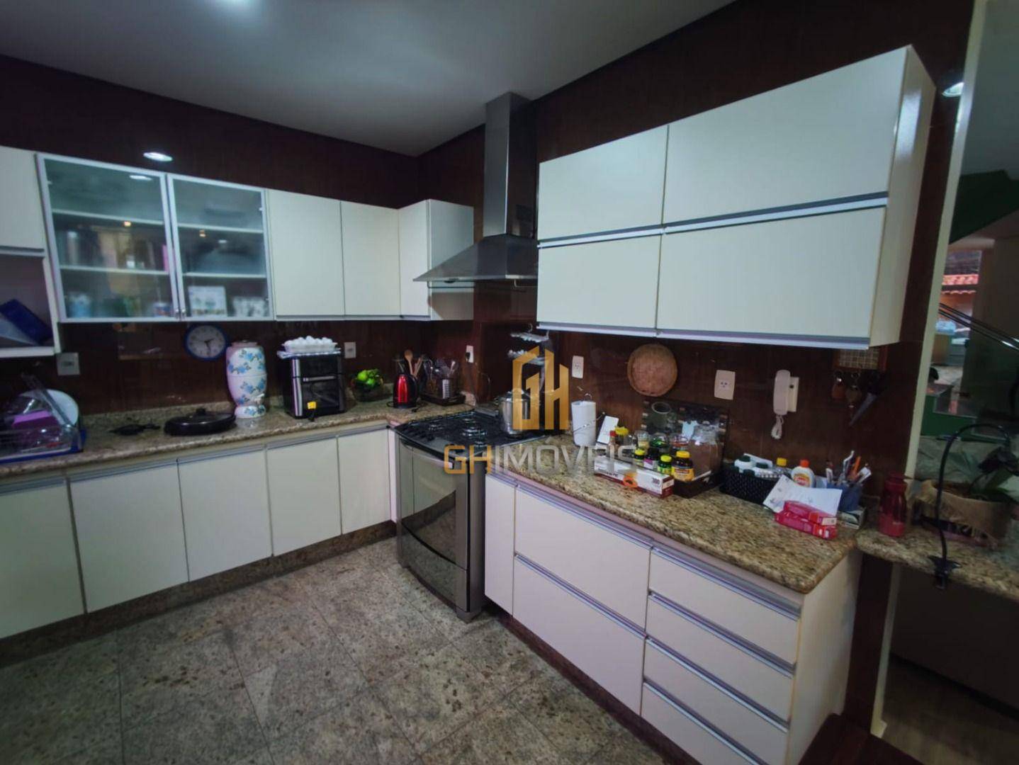 Sobrado à venda com 4 quartos, 240m² - Foto 12