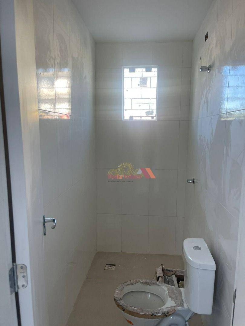 Casa à venda com 3 quartos, 60m² - Foto 7