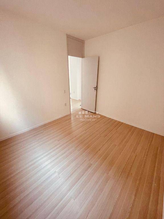 Apartamento à venda com 2 quartos, 60m² - Foto 14