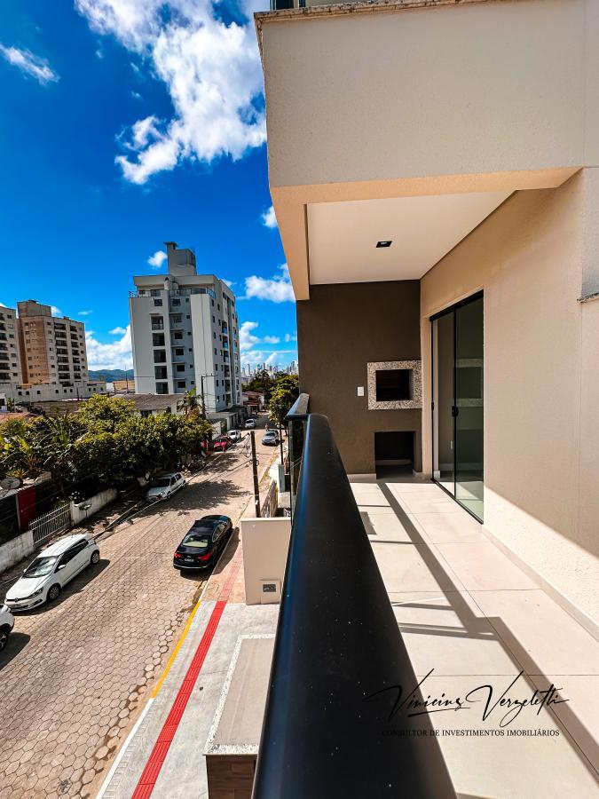 Apartamento à venda com 3 quartos, 110m² - Foto 1