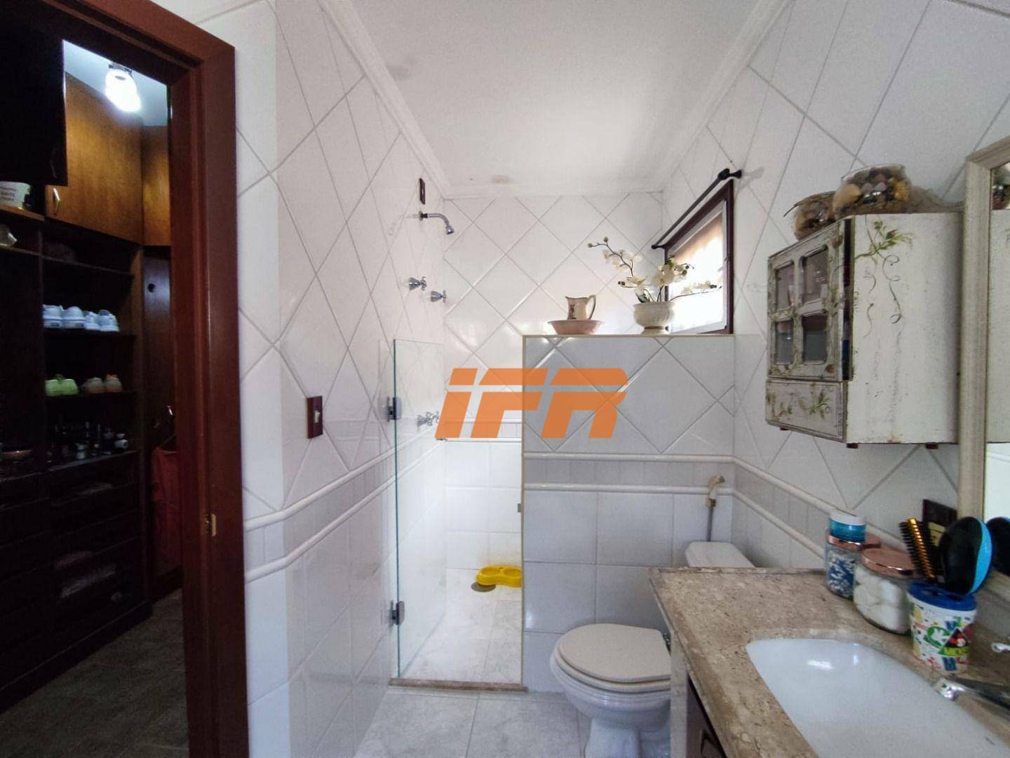 Sobrado à venda com 4 quartos, 300m² - Foto 41