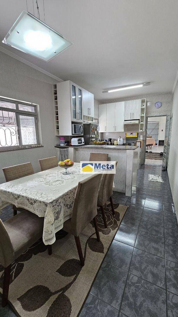 Casa à venda com 3 quartos, 215m² - Foto 8