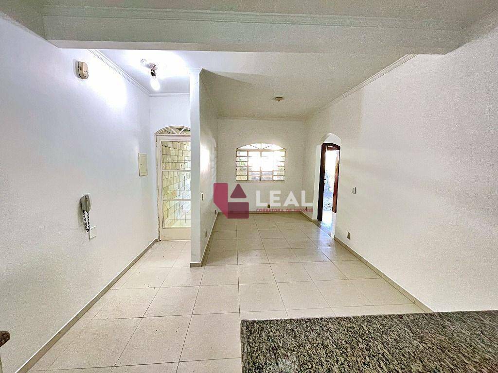 Casa à venda com 3 quartos, 223m² - Foto 29