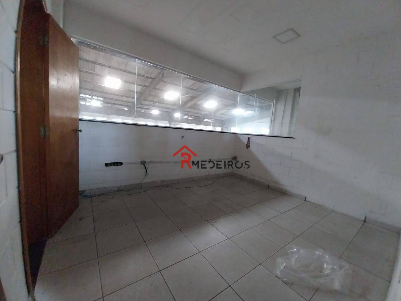 Depósito-Galpão-Armazém para alugar, 2600m² - Foto 15