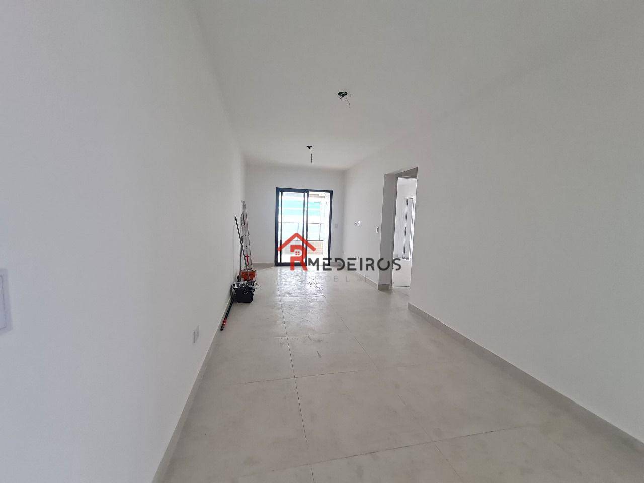 Apartamento à venda com 2 quartos, 72m² - Foto 2