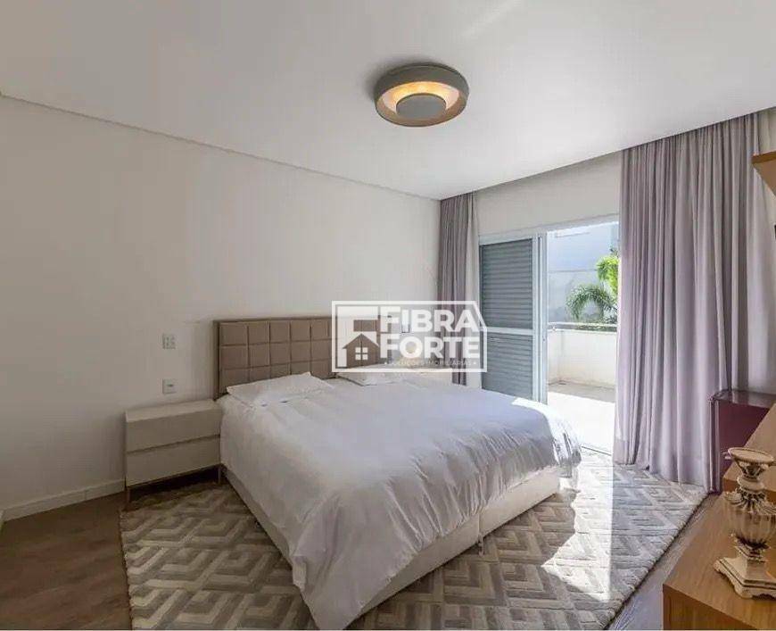 Casa de Condomínio para alugar com 3 quartos, 287m² - Foto 13