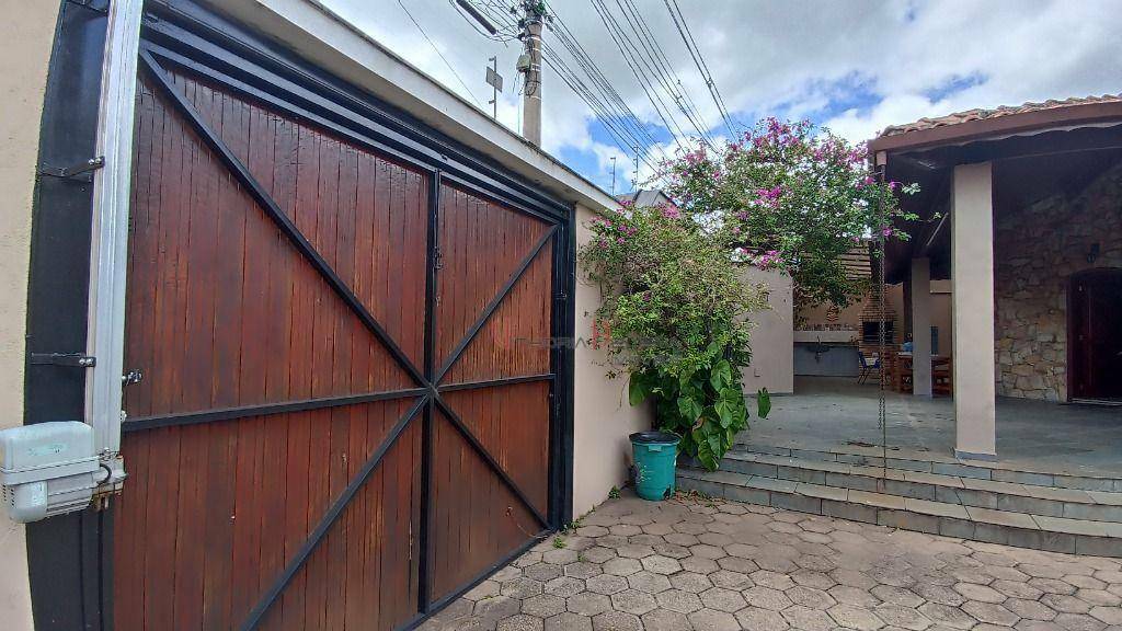 Casa para alugar com 3 quartos, 260m² - Foto 10