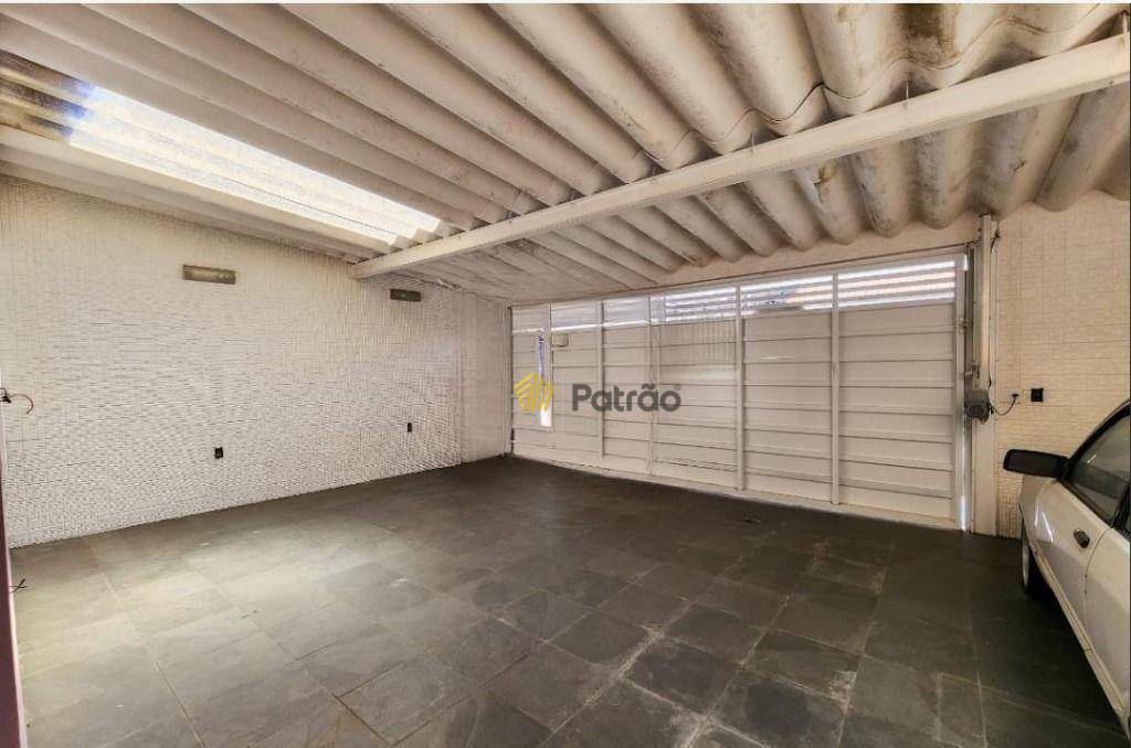 Casa à venda com 3 quartos, 158m² - Foto 11