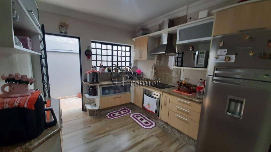 Casa à venda com 3 quartos, 219m² - Foto 26