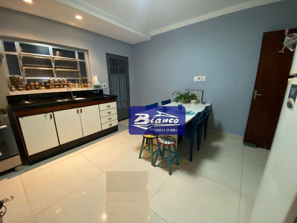 Sobrado à venda com 3 quartos, 218m² - Foto 25