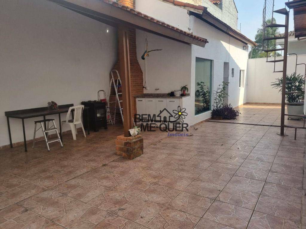 Casa à venda com 4 quartos, 300m² - Foto 35