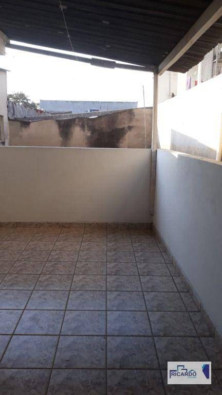 Apartamento para alugar com 2 quartos, 60m² - Foto 15