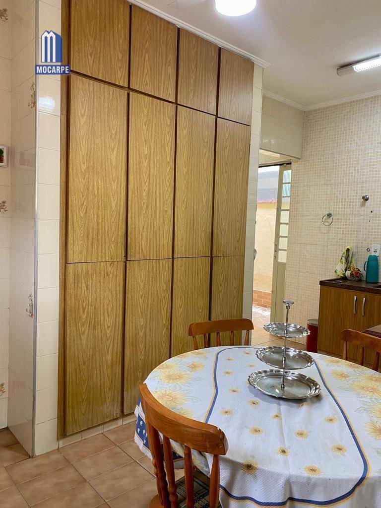 Casa à venda com 3 quartos, 258m² - Foto 15