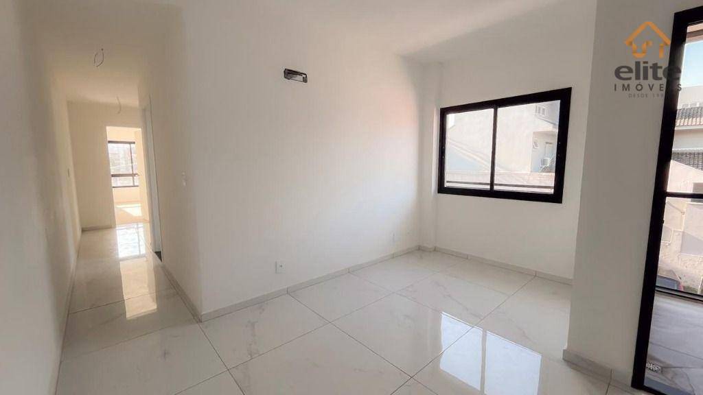 Apartamento à venda com 3 quartos, 68m² - Foto 2