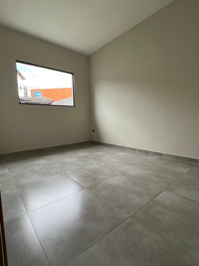 Casa à venda com 2 quartos, 125m² - Foto 2