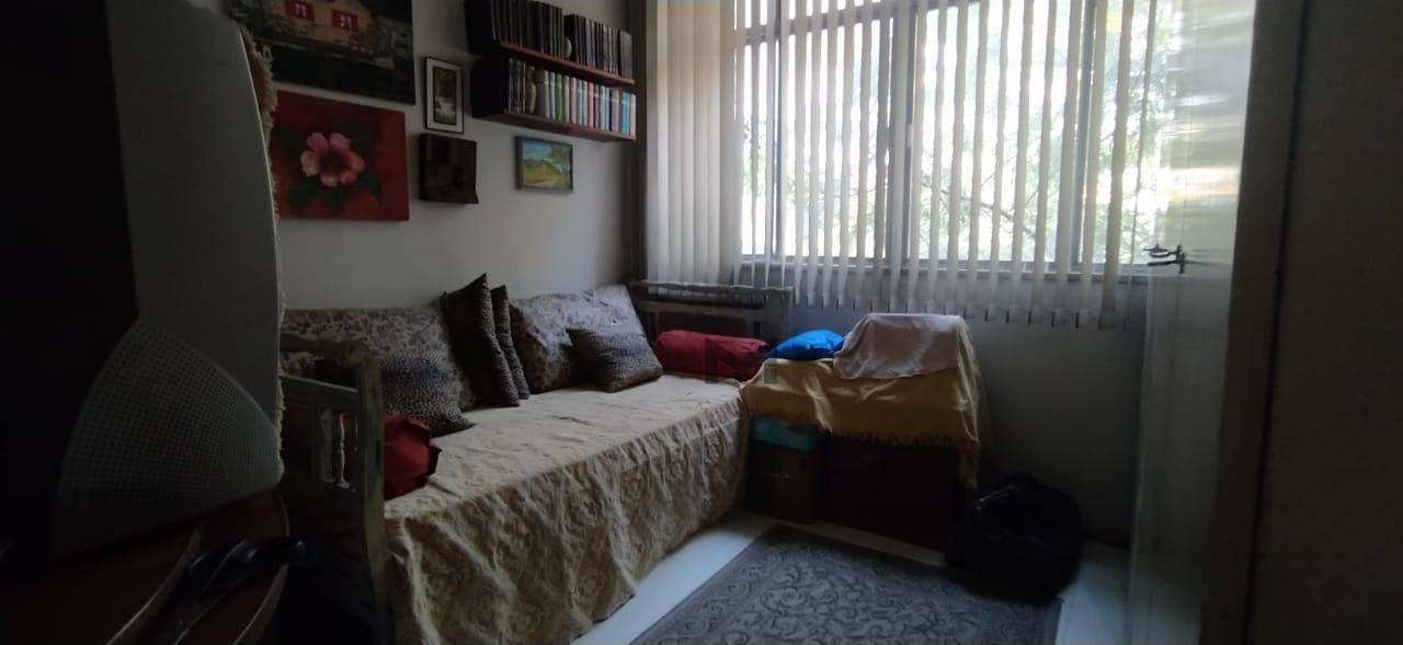 Apartamento à venda com 2 quartos, 70m² - Foto 4