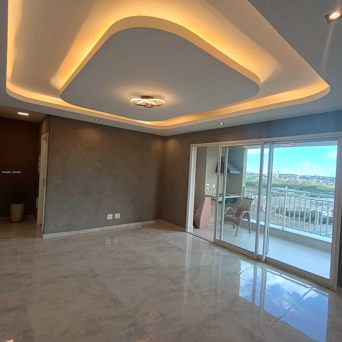 Apartamento para alugar com 3 quartos, 90m² - Foto 1