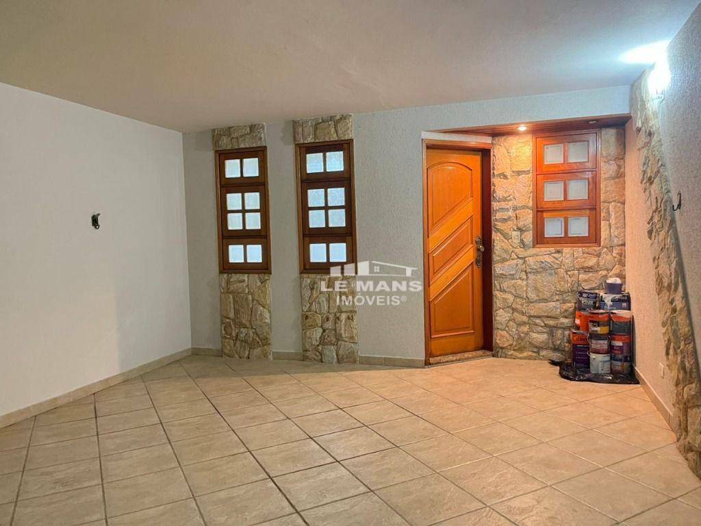 Casa à venda com 2 quartos, 101m² - Foto 1
