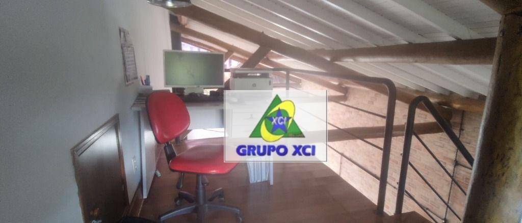 Casa de Condomínio à venda com 3 quartos, 221m² - Foto 9