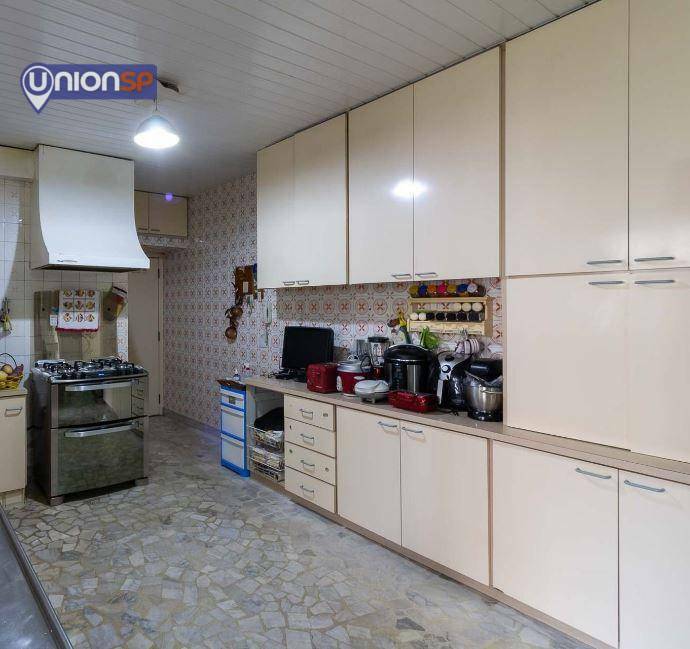 Apartamento à venda com 3 quartos, 200m² - Foto 16