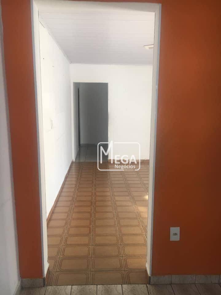 Casa à venda com 4 quartos, 182m² - Foto 2