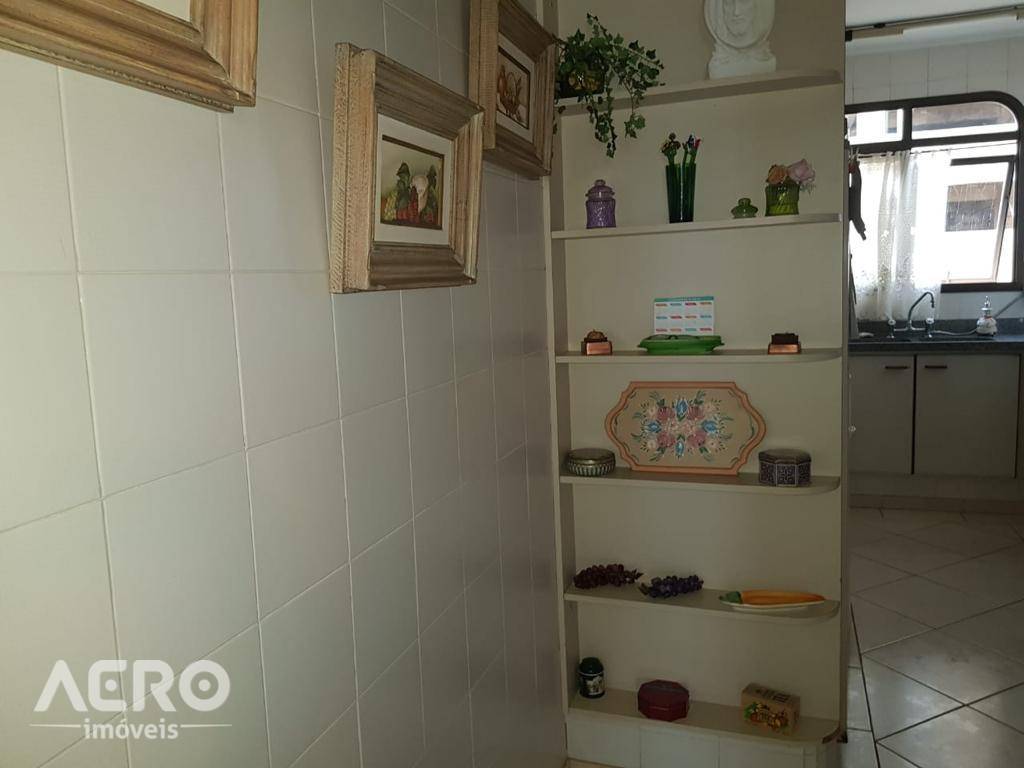 Apartamento à venda com 4 quartos, 230m² - Foto 23