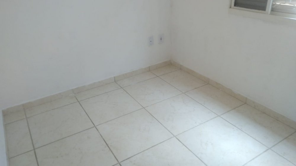 Casa à venda com 2 quartos, 75m² - Foto 13