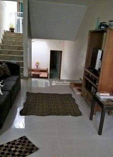 Sobrado à venda com 3 quartos, 199m² - Foto 1