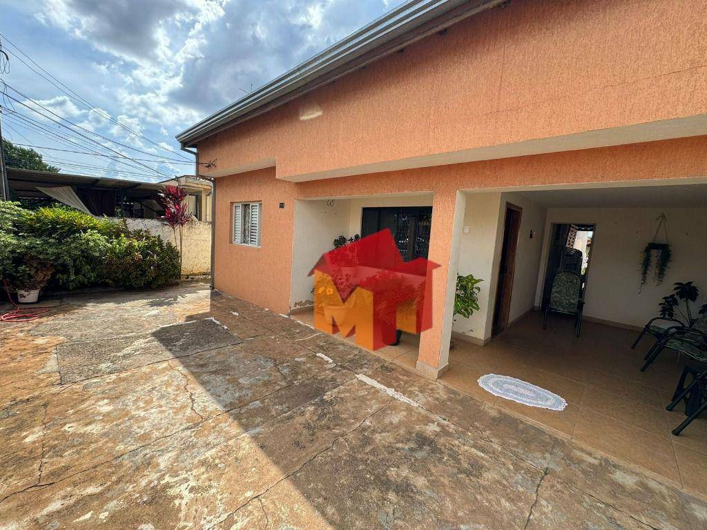 Casa à venda com 3 quartos, 119m² - Foto 1