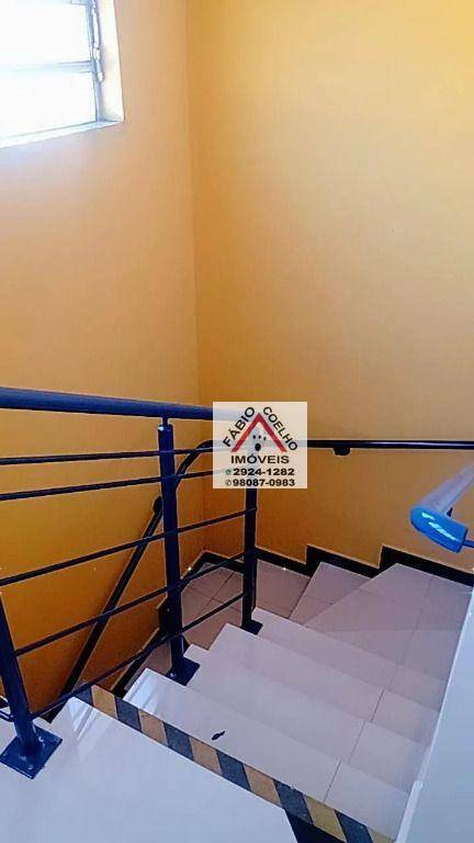 Sobrado à venda com 2 quartos, 200m² - Foto 2