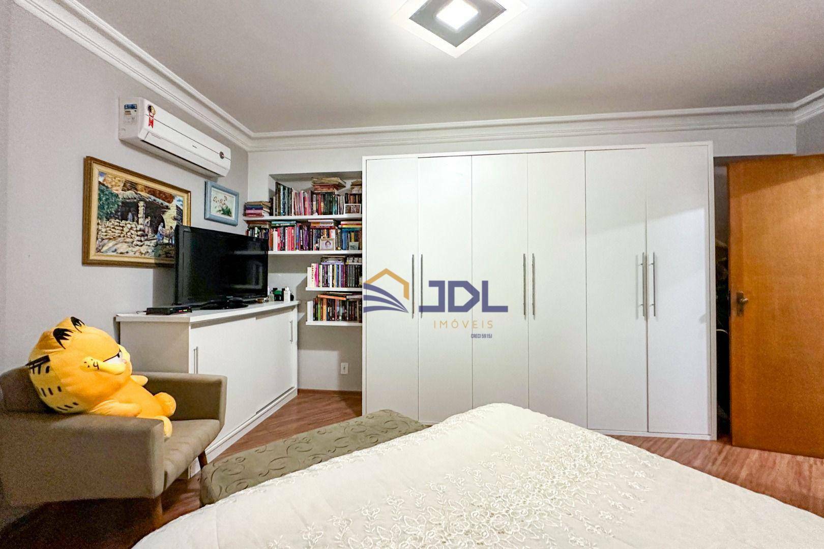 Apartamento à venda com 4 quartos, 153m² - Foto 32