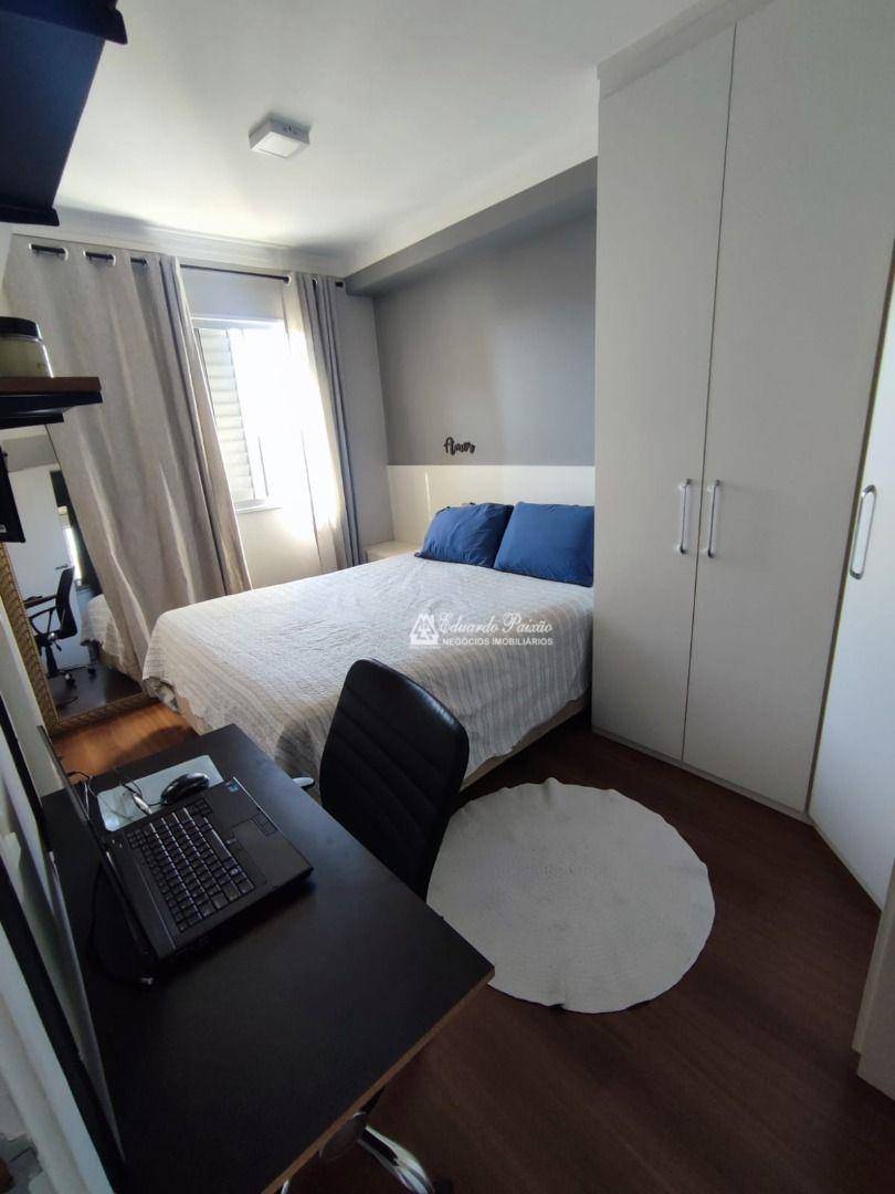 Apartamento à venda com 2 quartos, 64m² - Foto 11