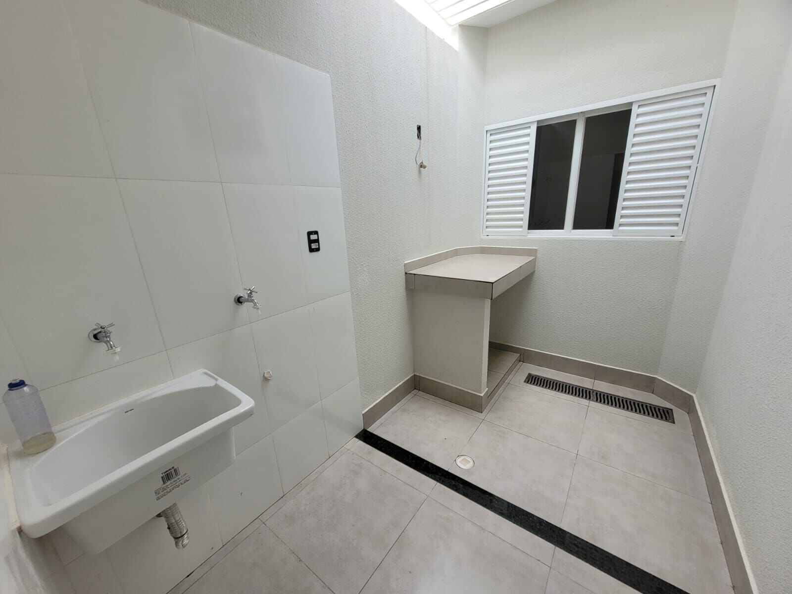 Casa à venda com 3 quartos, 113m² - Foto 12