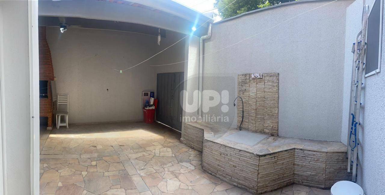 Casa à venda com 3 quartos, 220m² - Foto 8