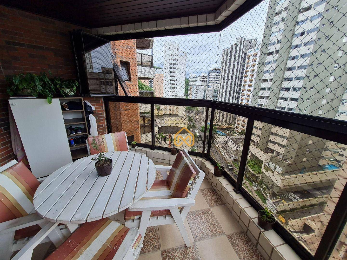 Apartamento à venda com 4 quartos, 198m² - Foto 1