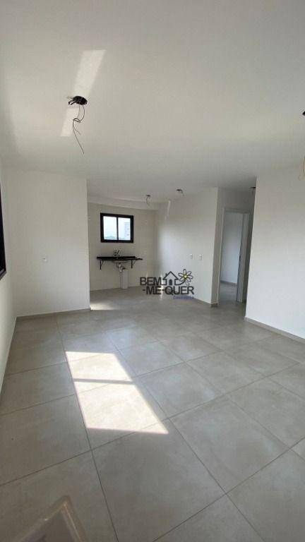 Apartamento à venda com 2 quartos, 48m² - Foto 4