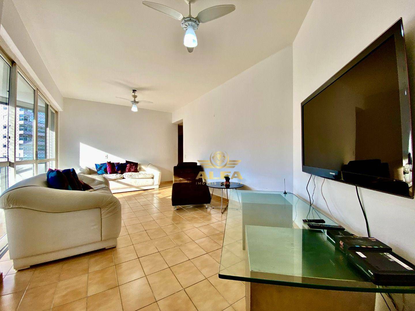 Apartamento à venda com 3 quartos, 140m² - Foto 2