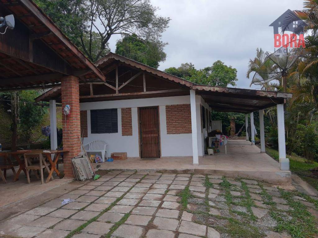 Casa de Condomínio à venda com 3 quartos, 200m² - Foto 1