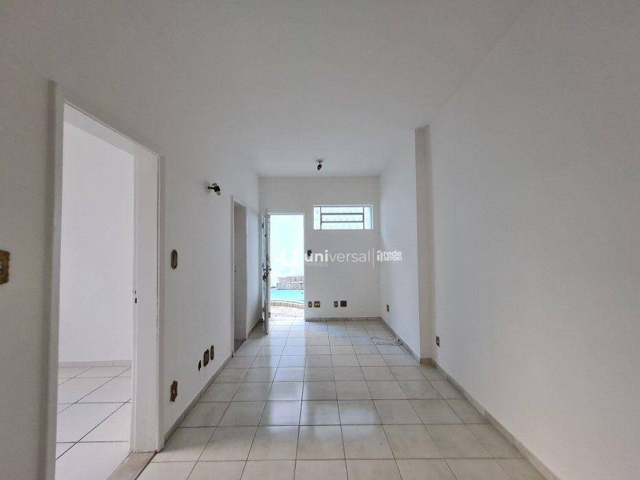 Casa para alugar com 3 quartos, 166m² - Foto 3