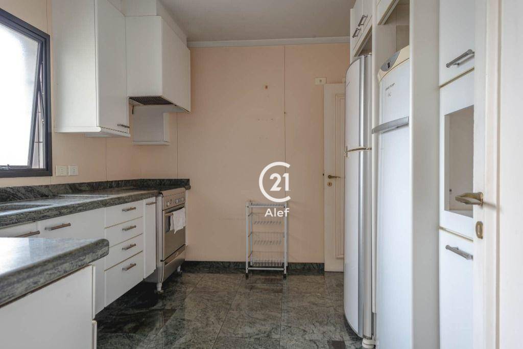 Apartamento para alugar com 3 quartos, 245m² - Foto 40